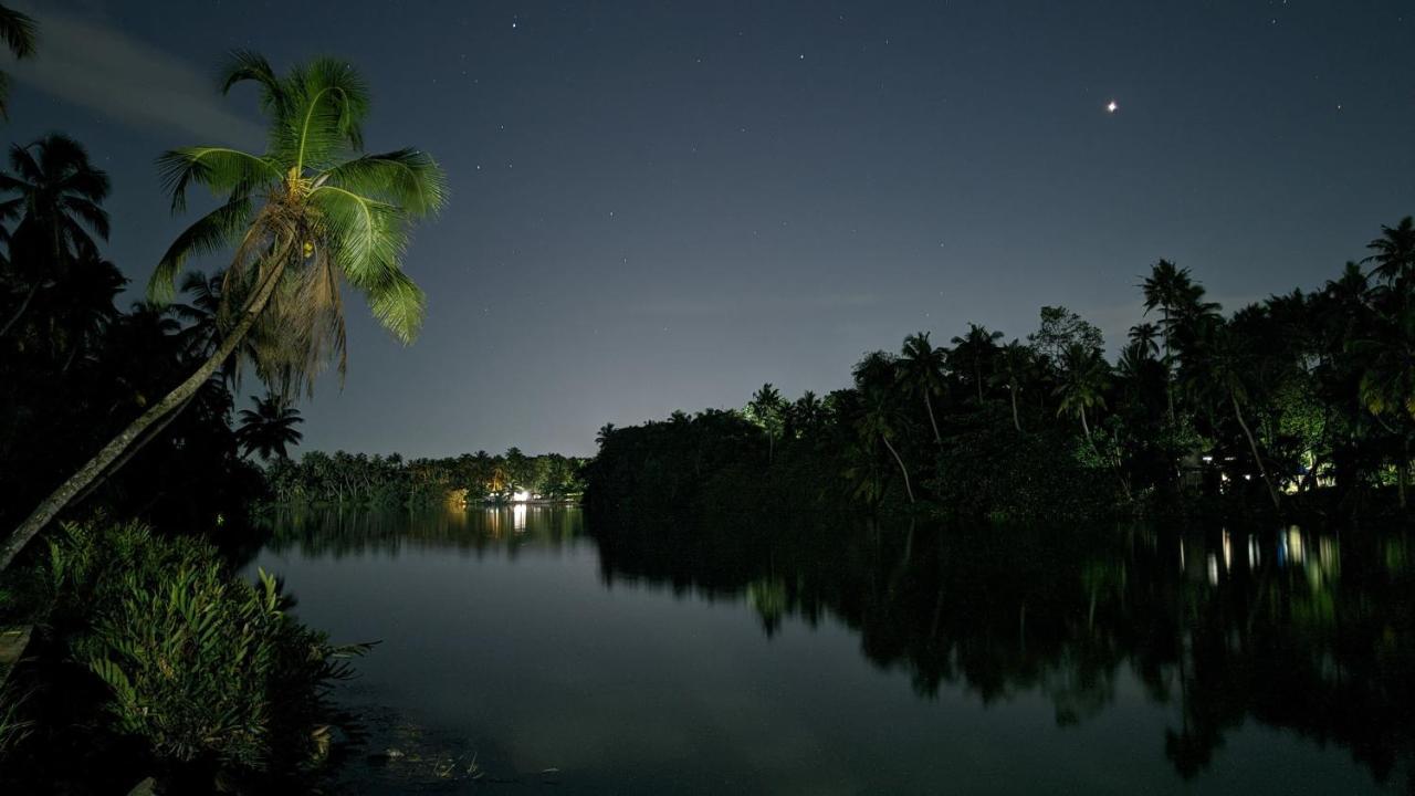 Islandstay-A Riverside Property Kollam Exterior photo